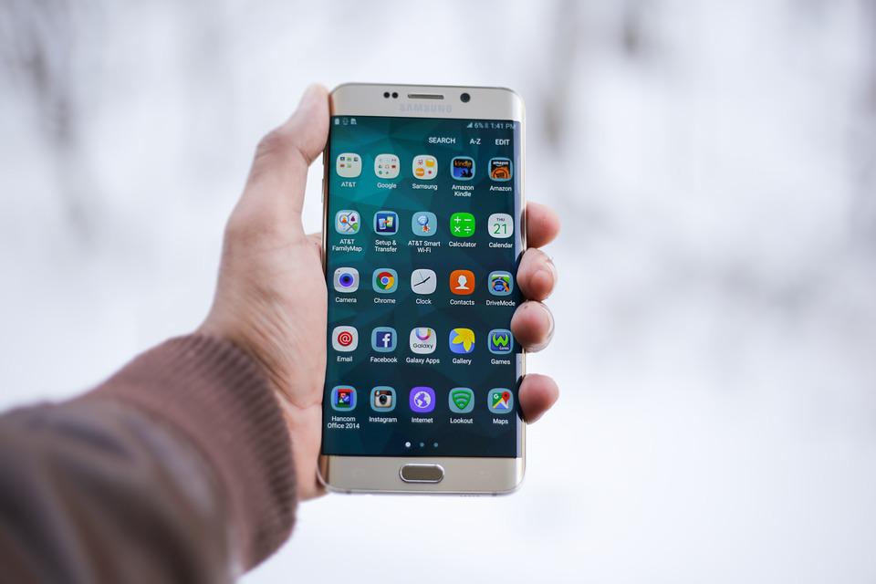 mobilní telefon